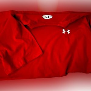 Men’s Under Armour short-sleeve heat gear tee.